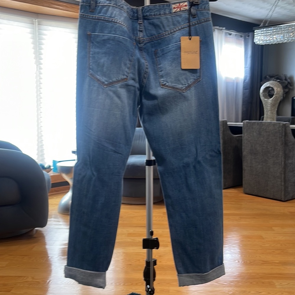Distressed Jeans - Picture 4 of 4